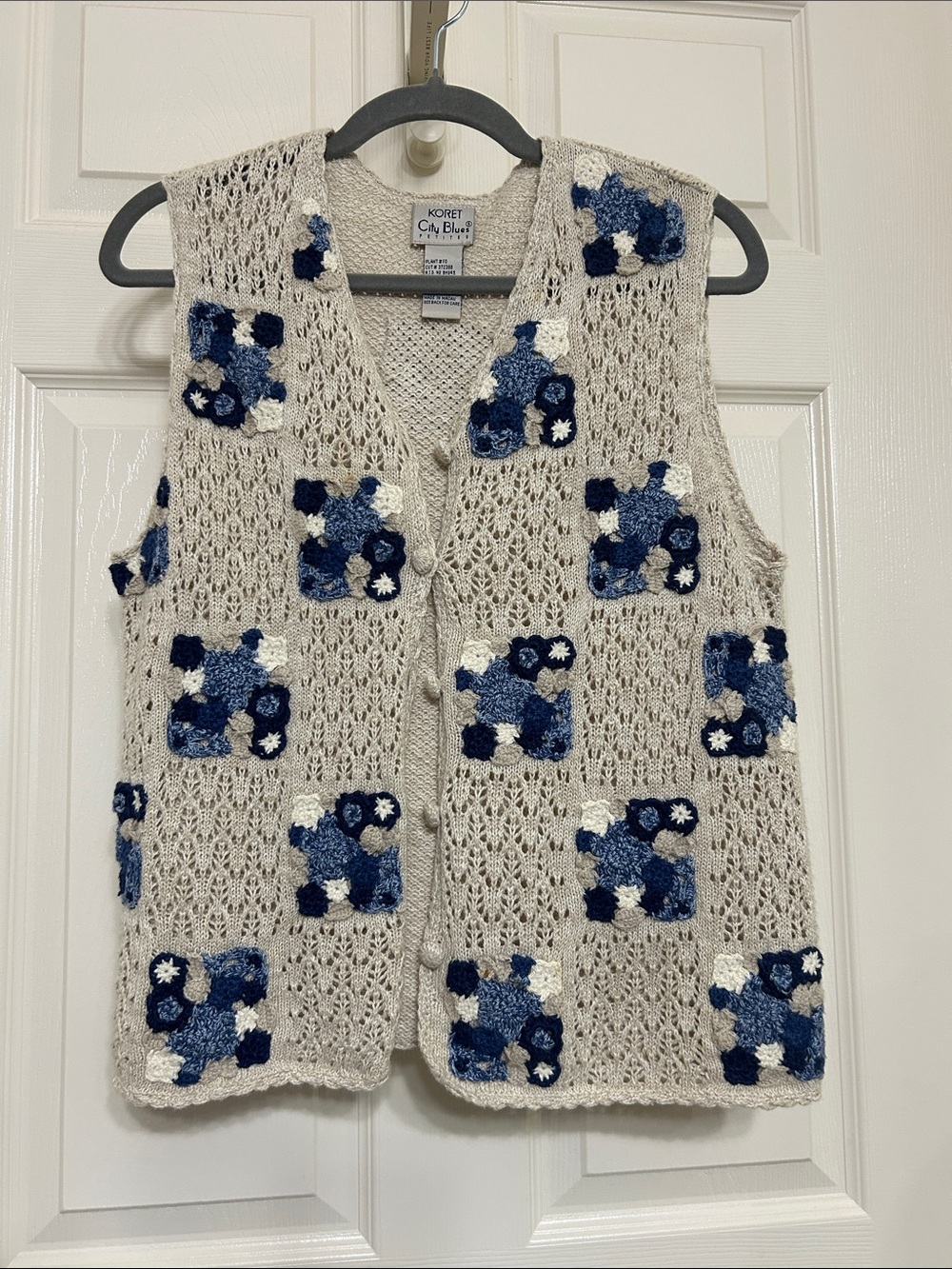 Koret Cotton Ramie Crochet Vest with Denim Blue Floral Appliqués Vintage Cutie